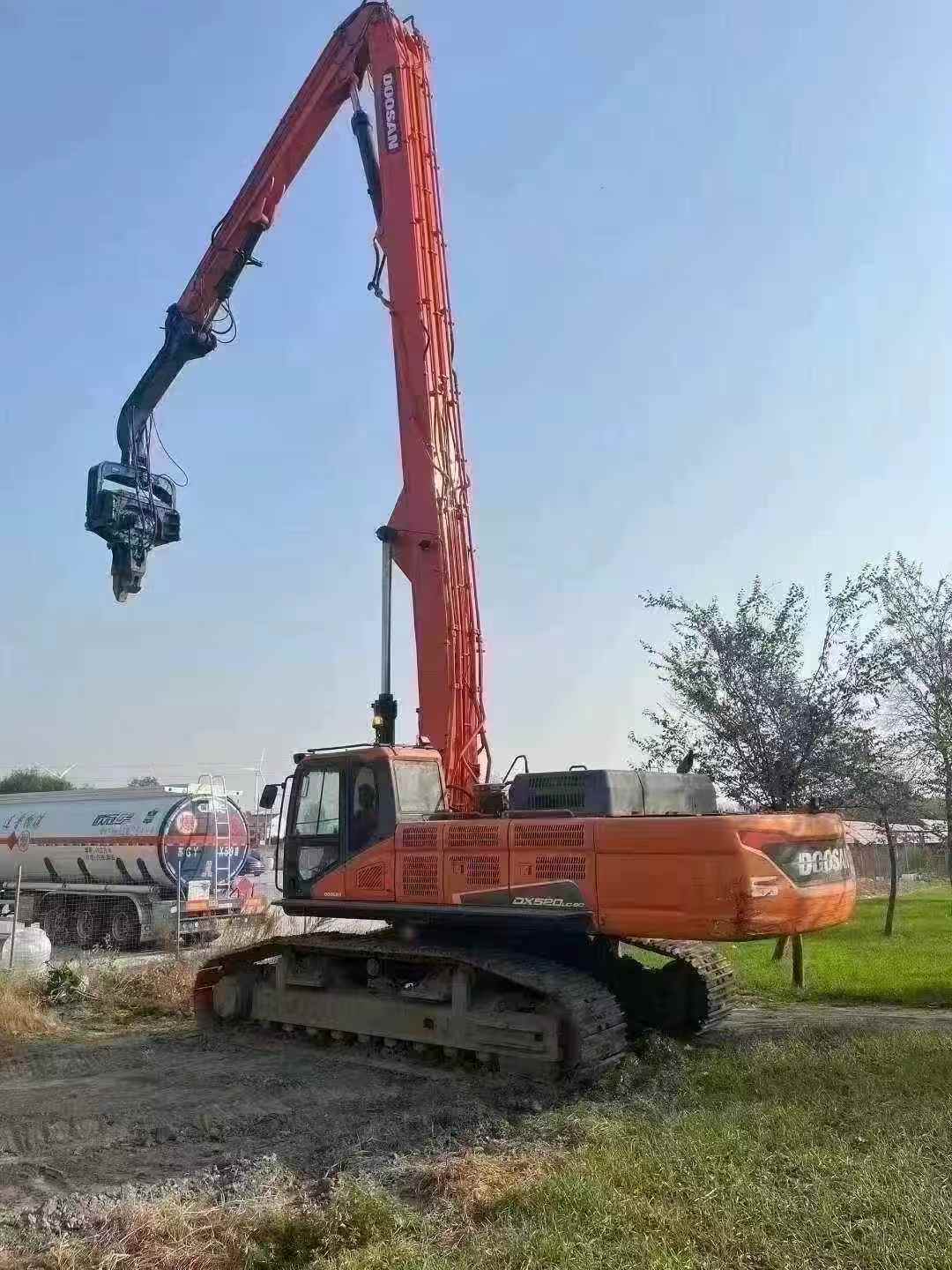 Buy Doosan DX520LC Used Excavator / 3