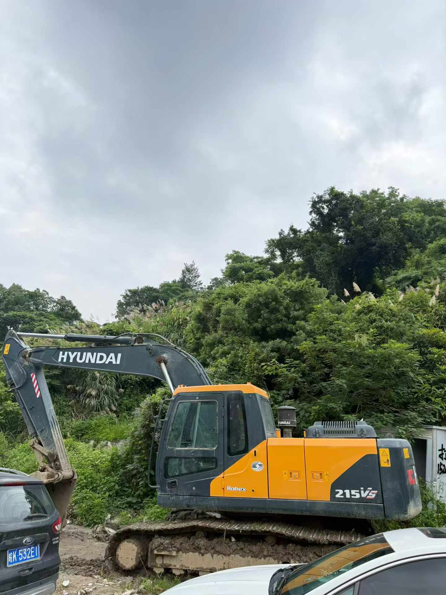 Buy Hyundai R215VS Used Excavator / 2