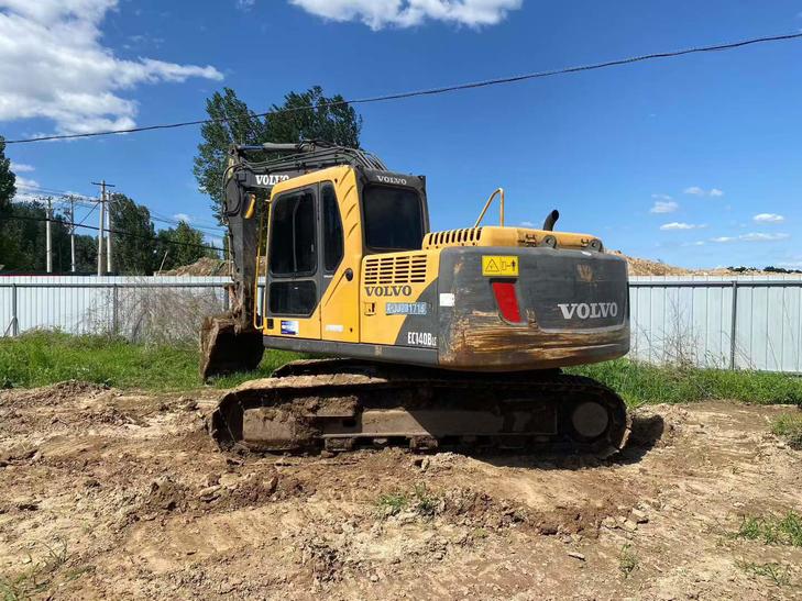 Buy Volvo EC140DL Used Excavator / 1