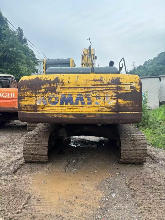 Buy Komatsu PC220-8 Used Excavator / 1