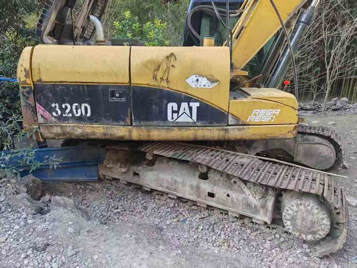 Buy Caterpillar 320A Used Excavator / 1