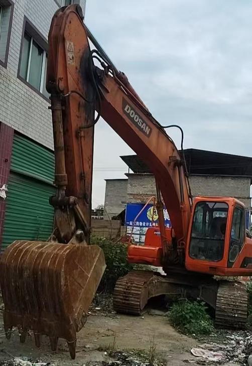 Buy Doosan DH215-9 Used Excavator / 1