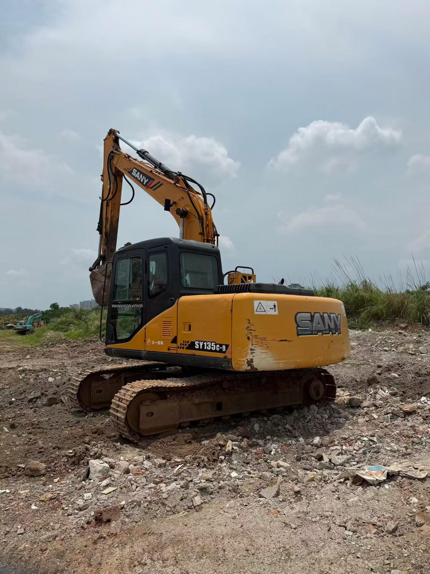 Buy Sany SY135 Used Excavator / 2