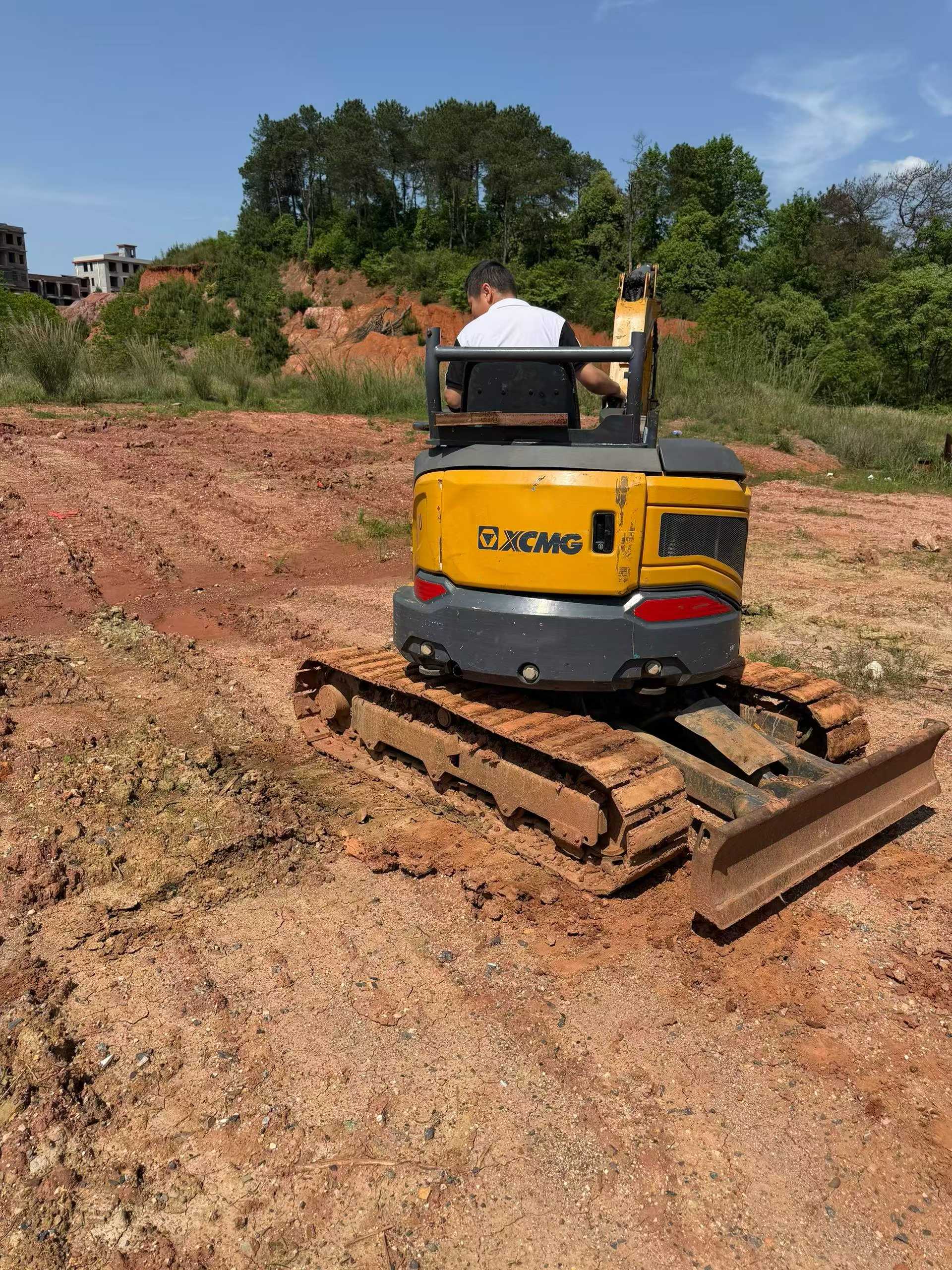 Buy XCMG XE26U Used Excavator / 2