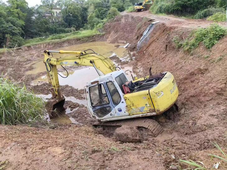 Buy Sumitomo SH120 Used Excavator / 1