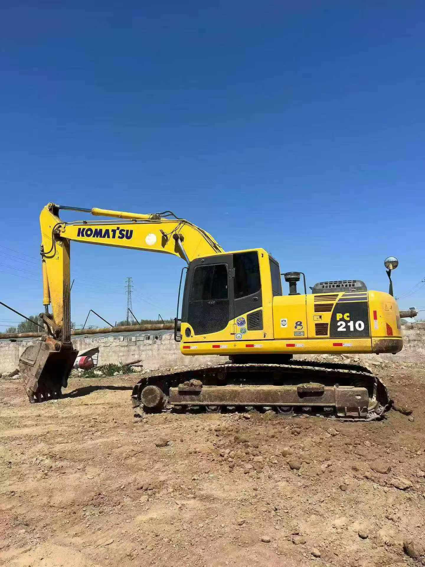 Buy Komatsu PC210 Used Excavator / 2