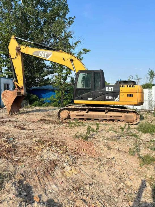 Buy Caterpillar 323 Used Excavator / 1