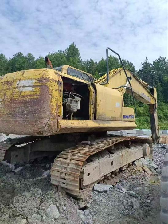Buy Komatsu PC200-8 Used Excavator / 1