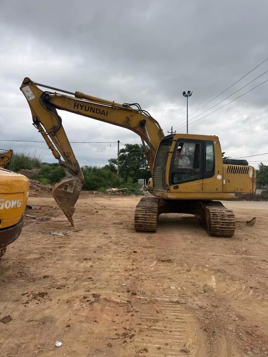 Buy Hyundai R150-7 Used Excavator / 1