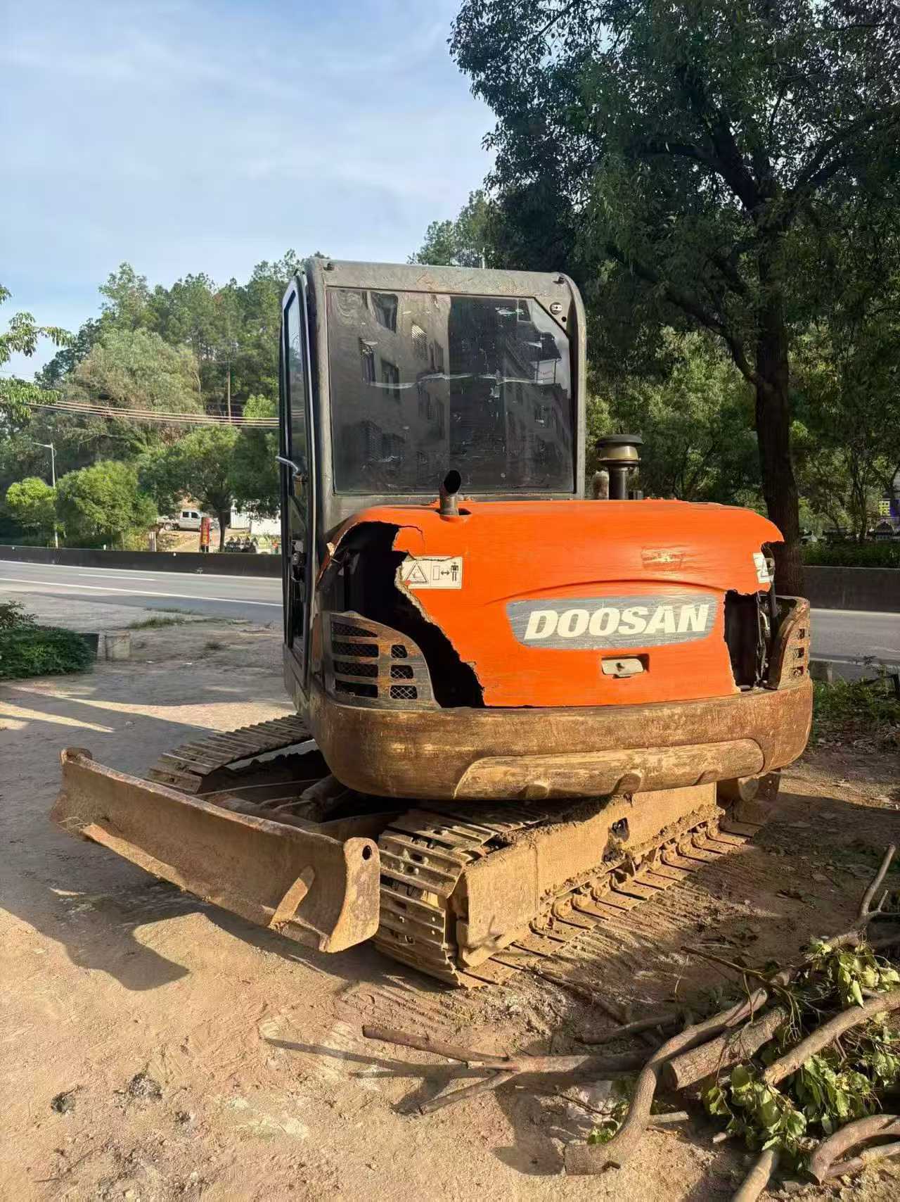 Buy Doosan DH60-7 Used Excavator / 3