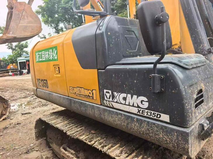 Buy XCMG XE135B Used Excavator / 1
