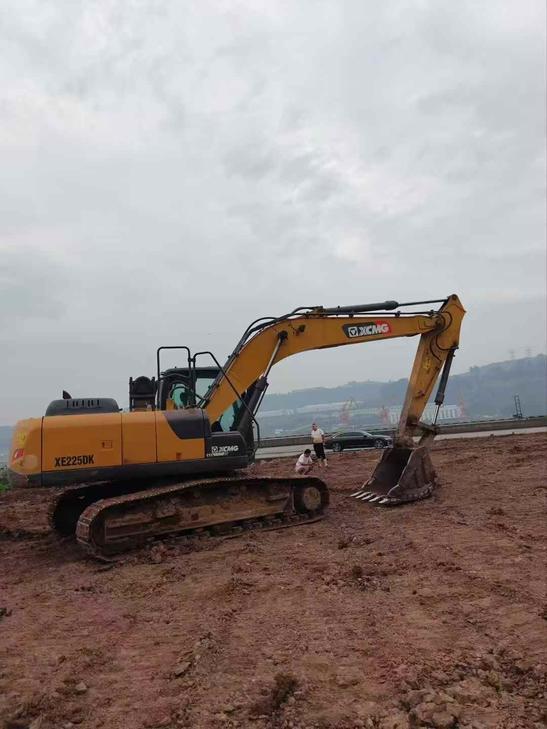 Buy XCMG XE200 Used Excavator / 1