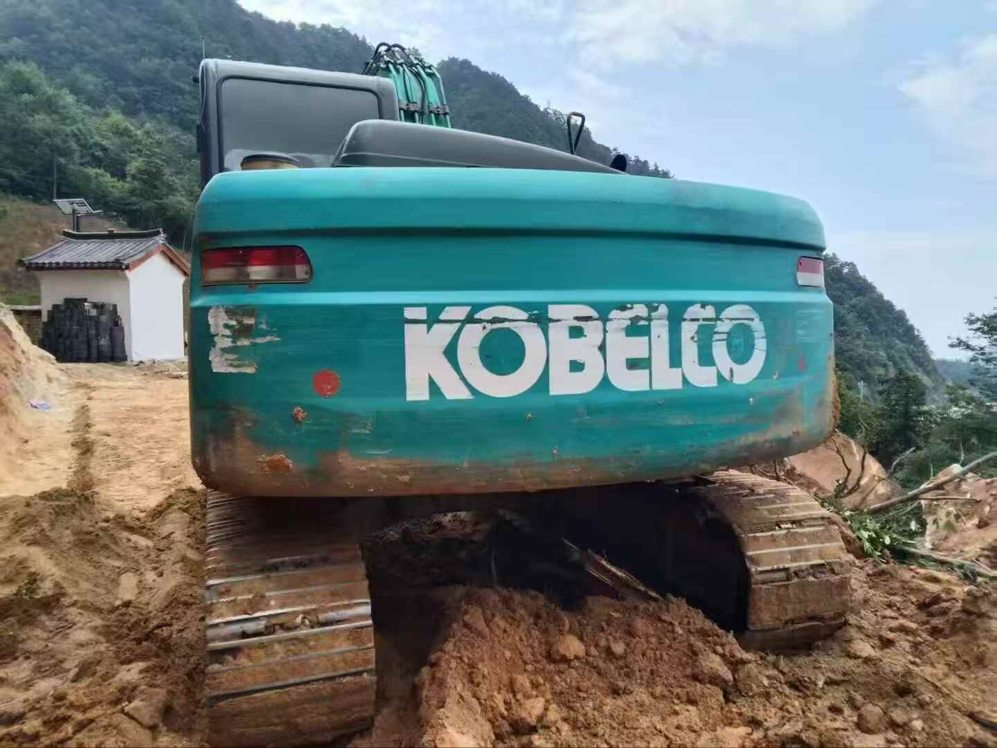 Buy Kobelco SK140 Used Excavator / 2