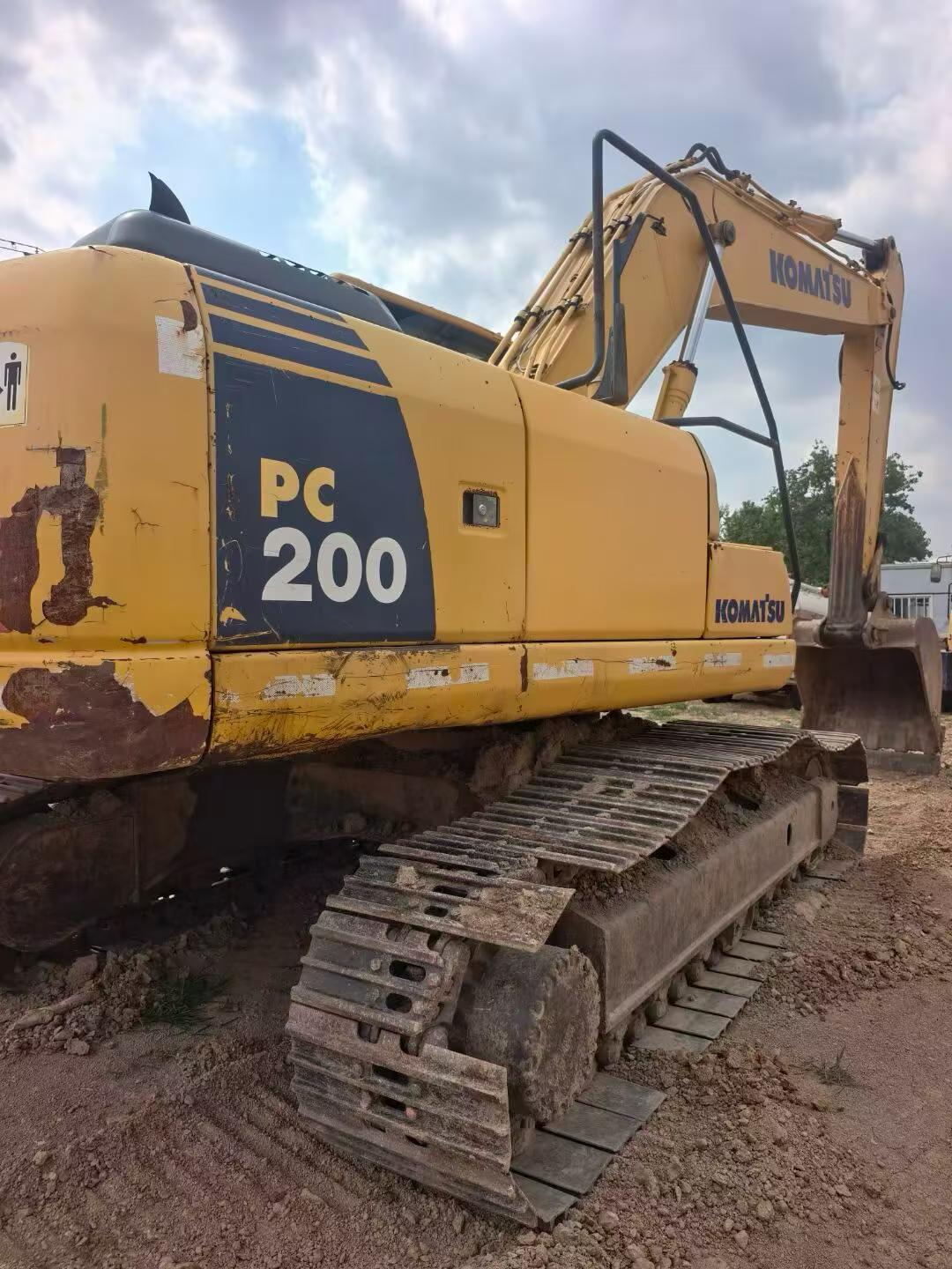 Buy Komatsu PC200-8 Used Excavator / 8