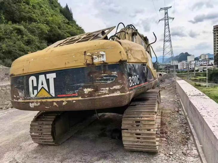 Buy Caterpillar 320C Used Excavator / 1