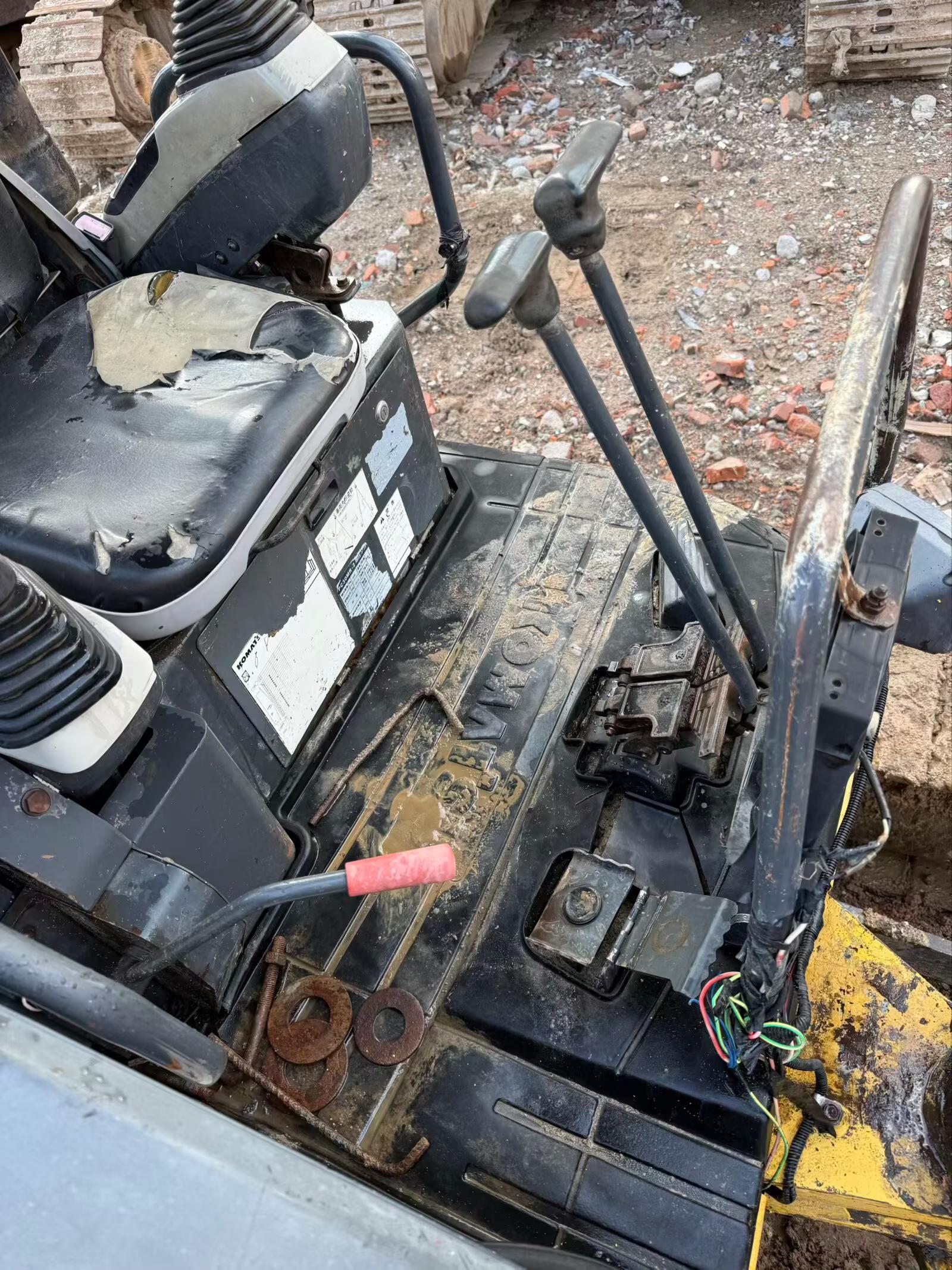 Buy Komatsu PC30MR-2 Used Excavator / 5
