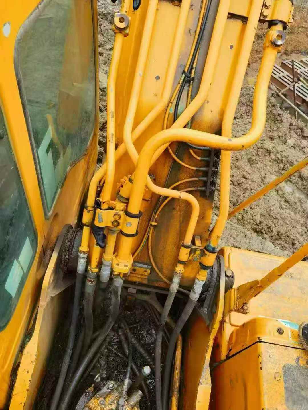 Buy Kobelco SK200-2 Used Excavator / 5