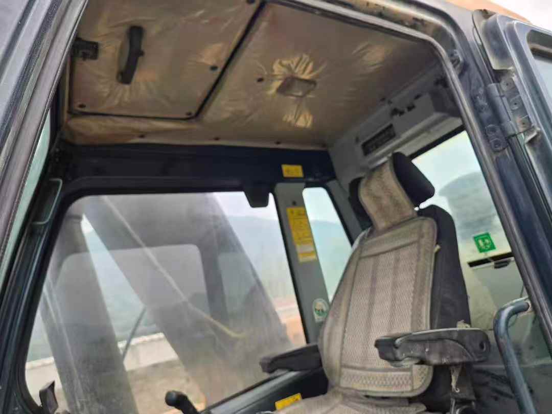 Buy Hyundai R215VS Used Excavator / 6