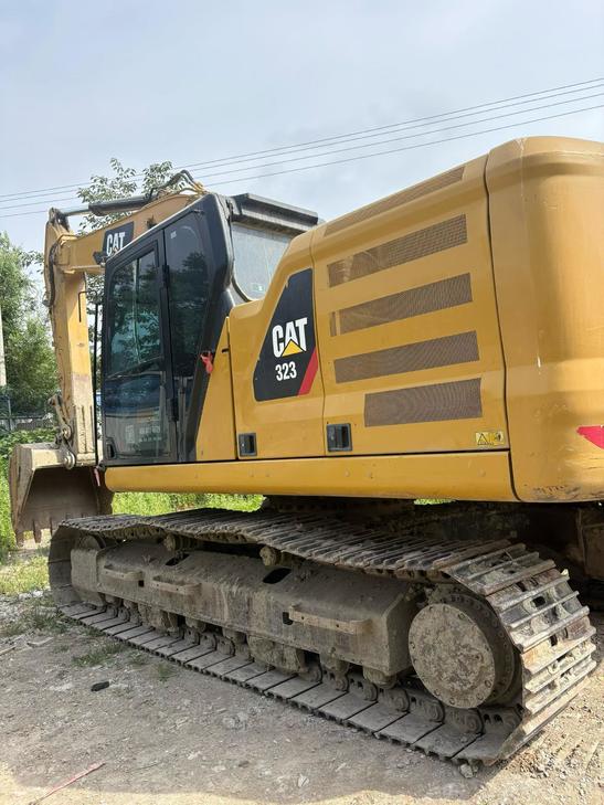 Buy Caterpillar 323 Used Excavator / 1