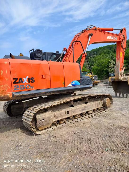 Buy Hitachi ZW250 Used Excavator / 1