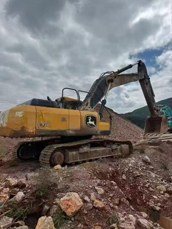 Buy JohnDeere E330LC Used Excavator / 1