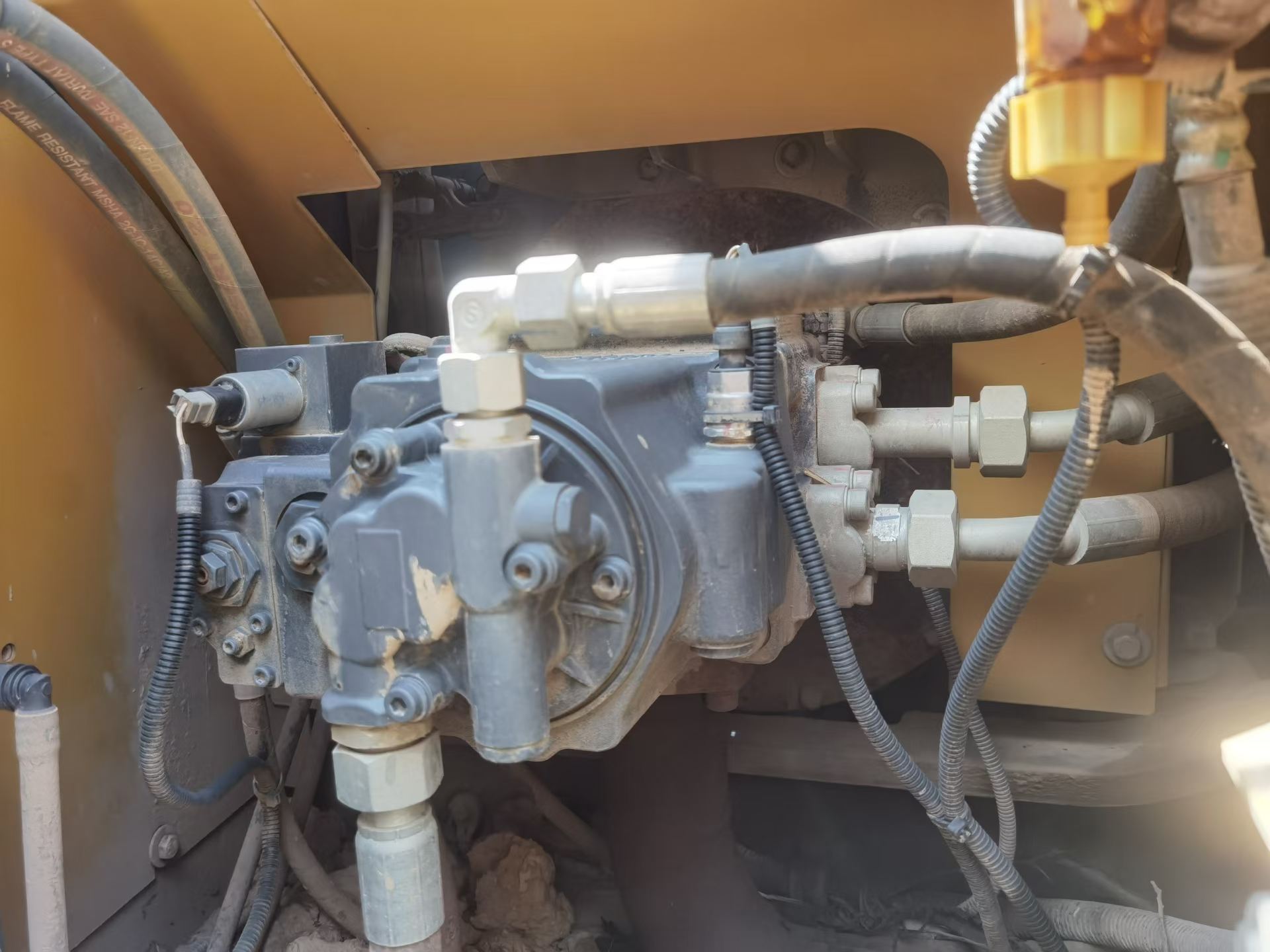 Buy XCMG XE135B Used Excavator / 2