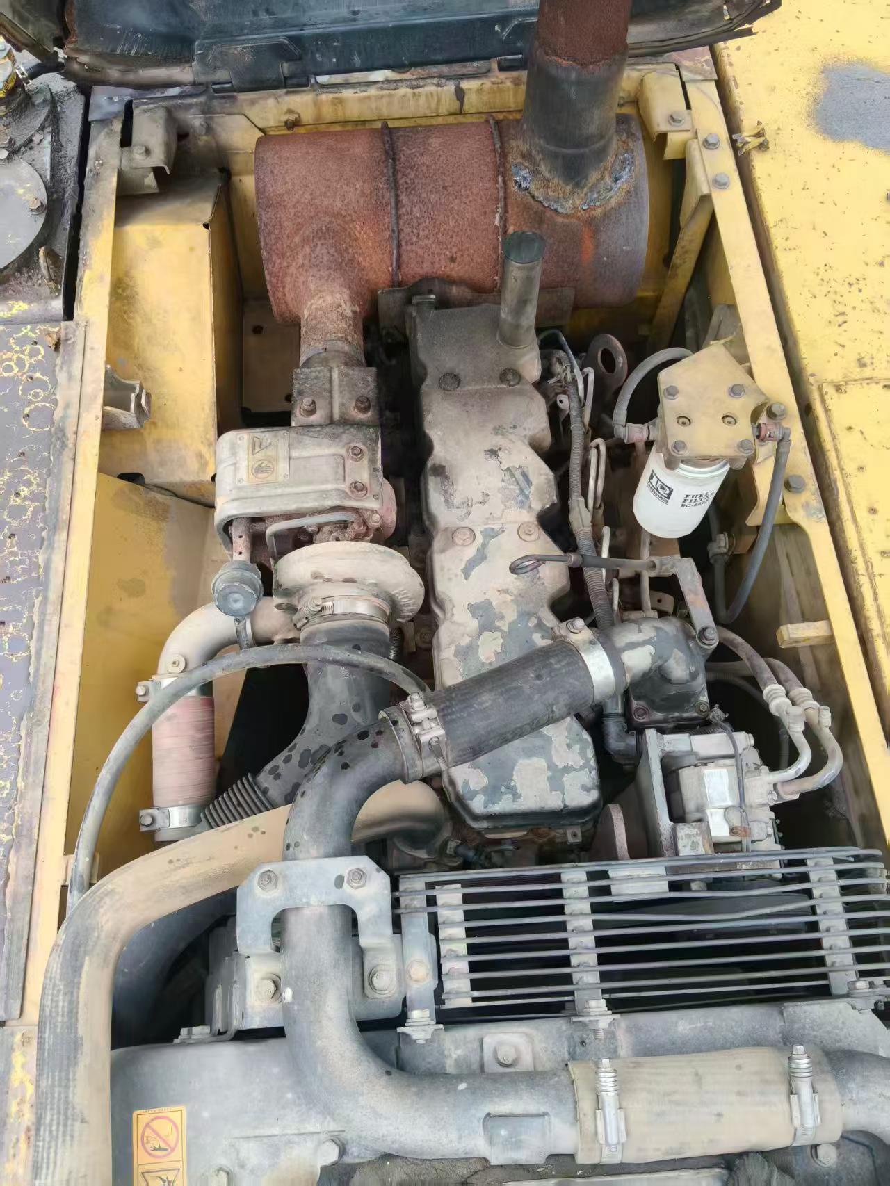 Buy Komatsu PC240-6 Used Excavator / 8