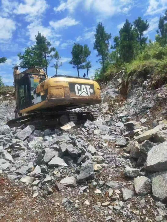 Buy Caterpillar 324D Used Excavator / 1