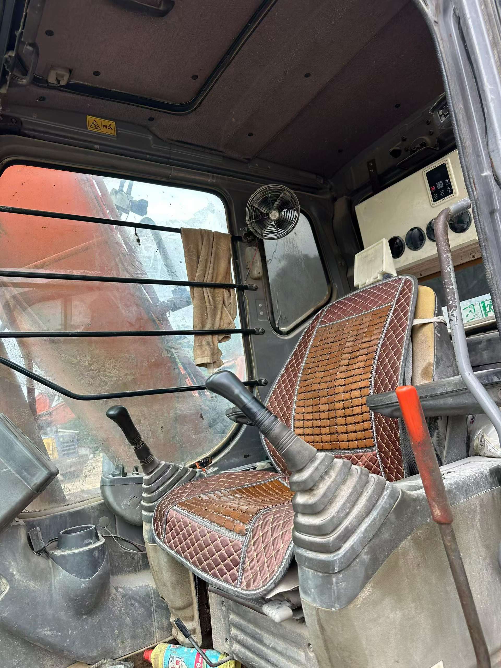 Buy Hitachi EX120-6 Used Excavator / 3
