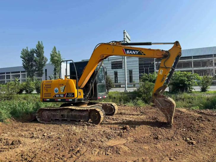 Buy Sany SY75 Used Excavator / 1