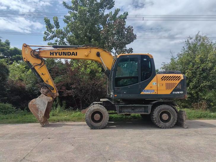 Buy Hyundai R150-7 Used Excavator / 1
