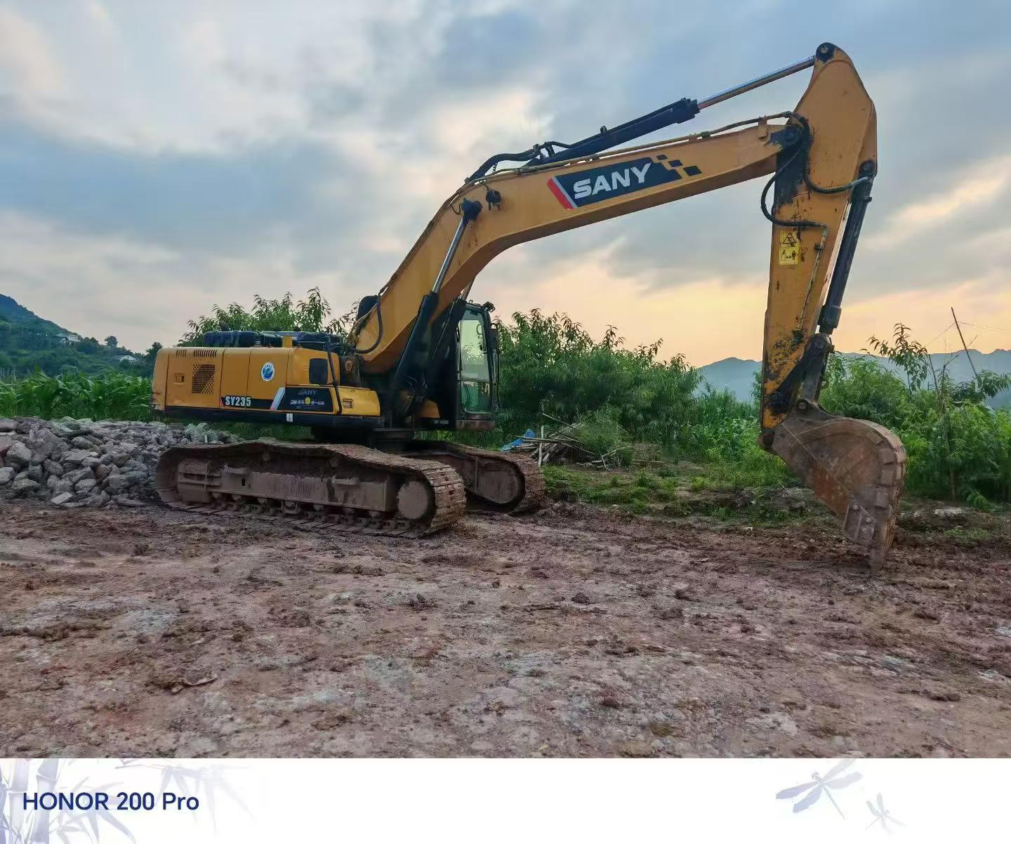 Buy Sany SY205C Used Excavator / 3