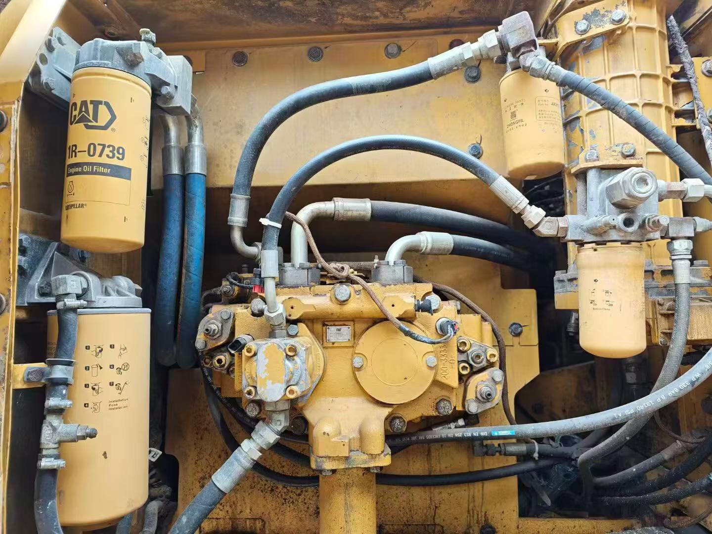 Buy Caterpillar 320D Used Excavator / 8
