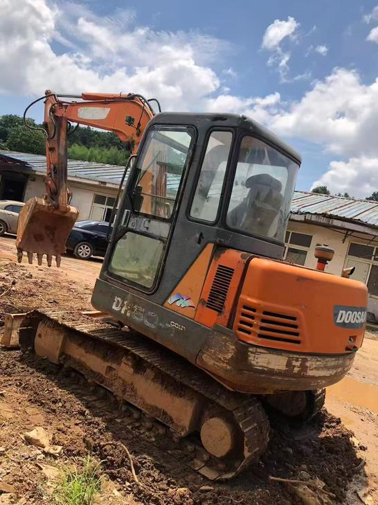 Buy Doosan DH55 Used Excavator / 1