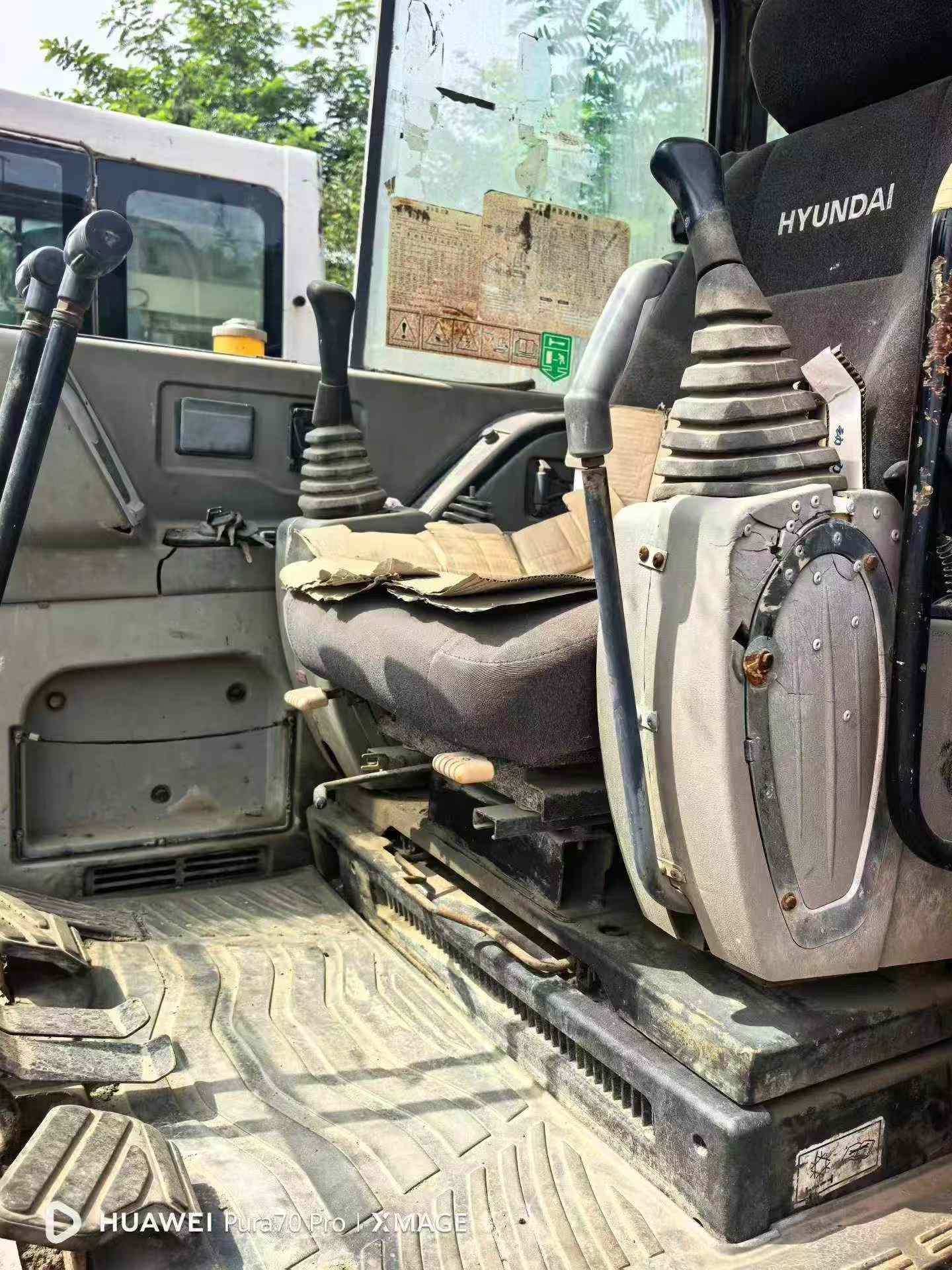 Buy Hyundai HX60 Used Excavator / 8