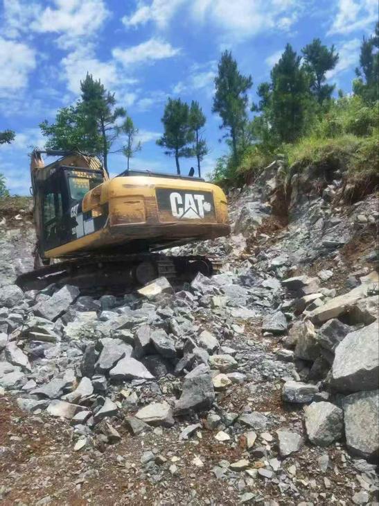 Buy Caterpillar 324D Used Excavator / 1
