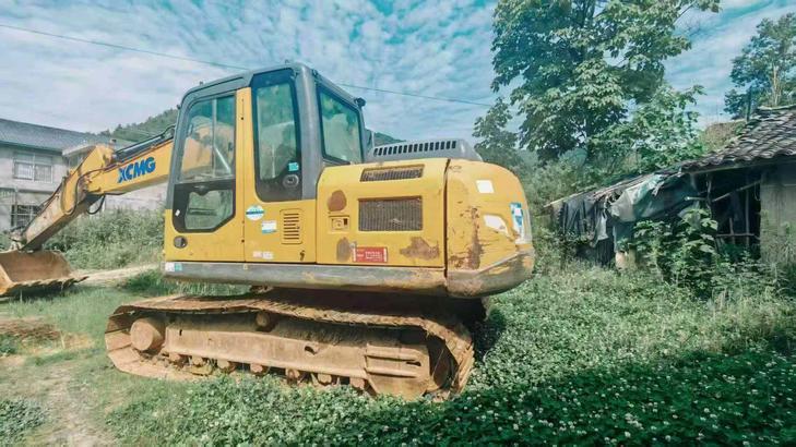 Buy XCMG XE150 Used Excavator / 1