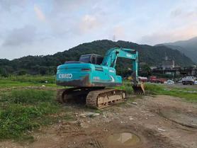 Buy Kobelco SK130 Used Excavator / 2 Buy Kobelco SK130 Used Excavator / 2