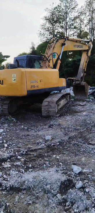 Buy Hyundai R215-7 Used Excavator / 1