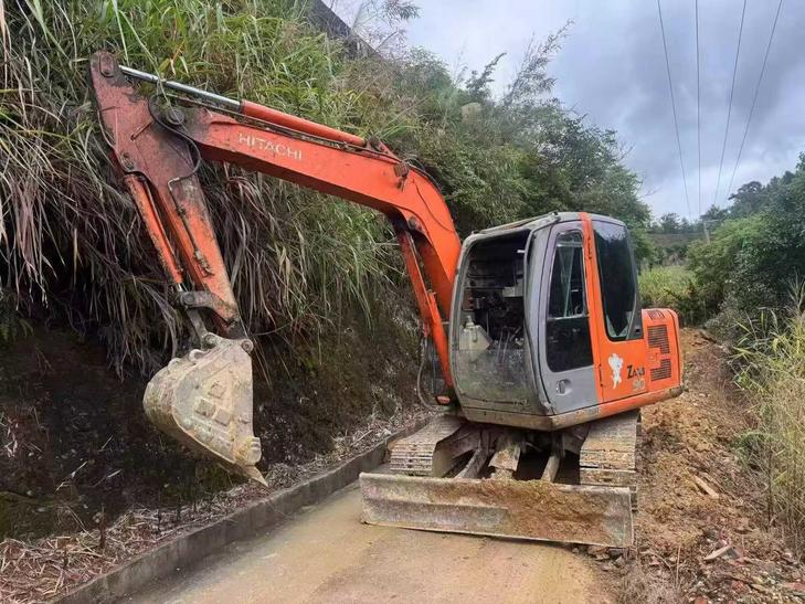 Buy Hitachi ZX60 Used Excavator / 1