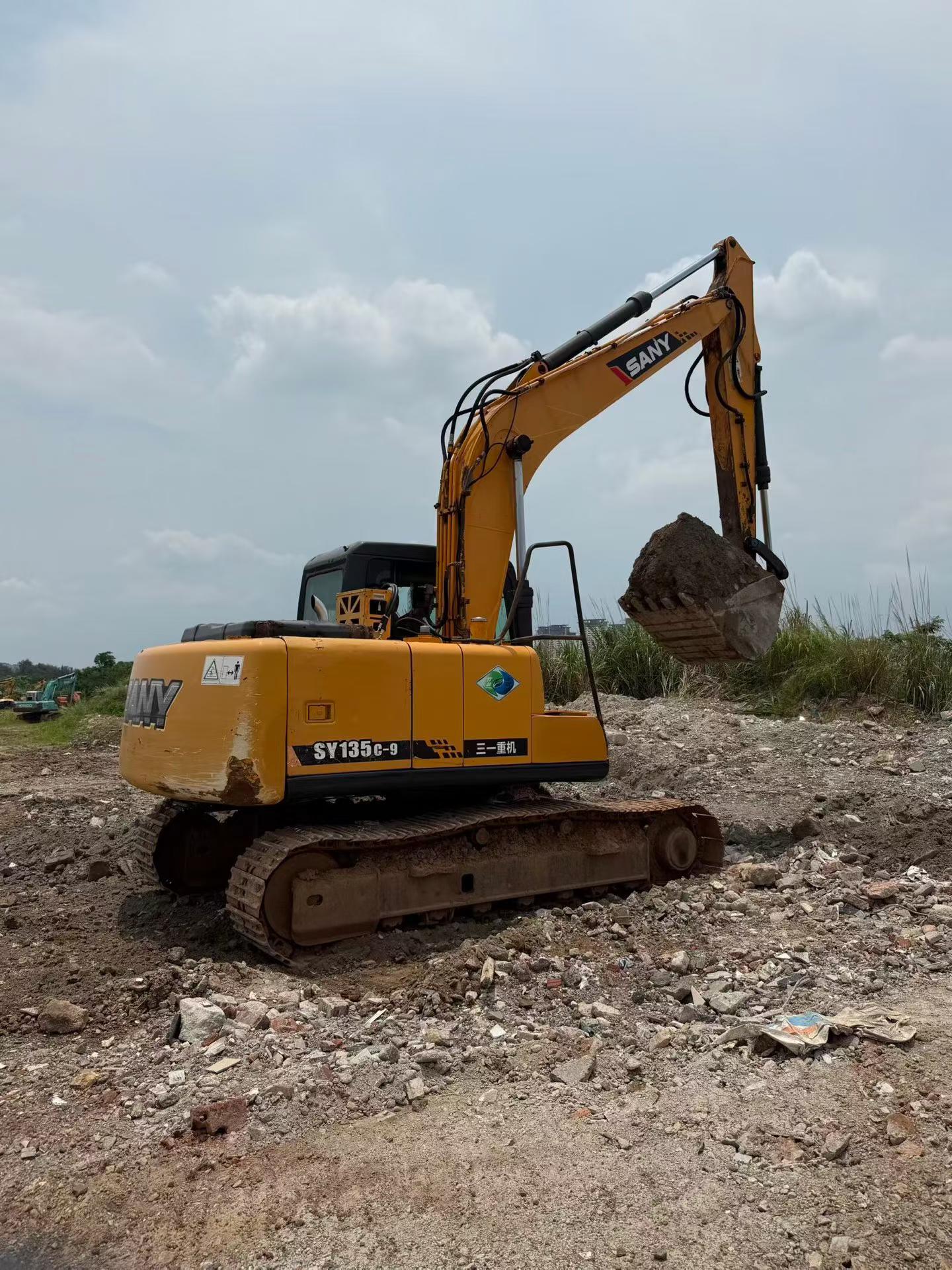 Buy Sany SY135 Used Excavator / 4