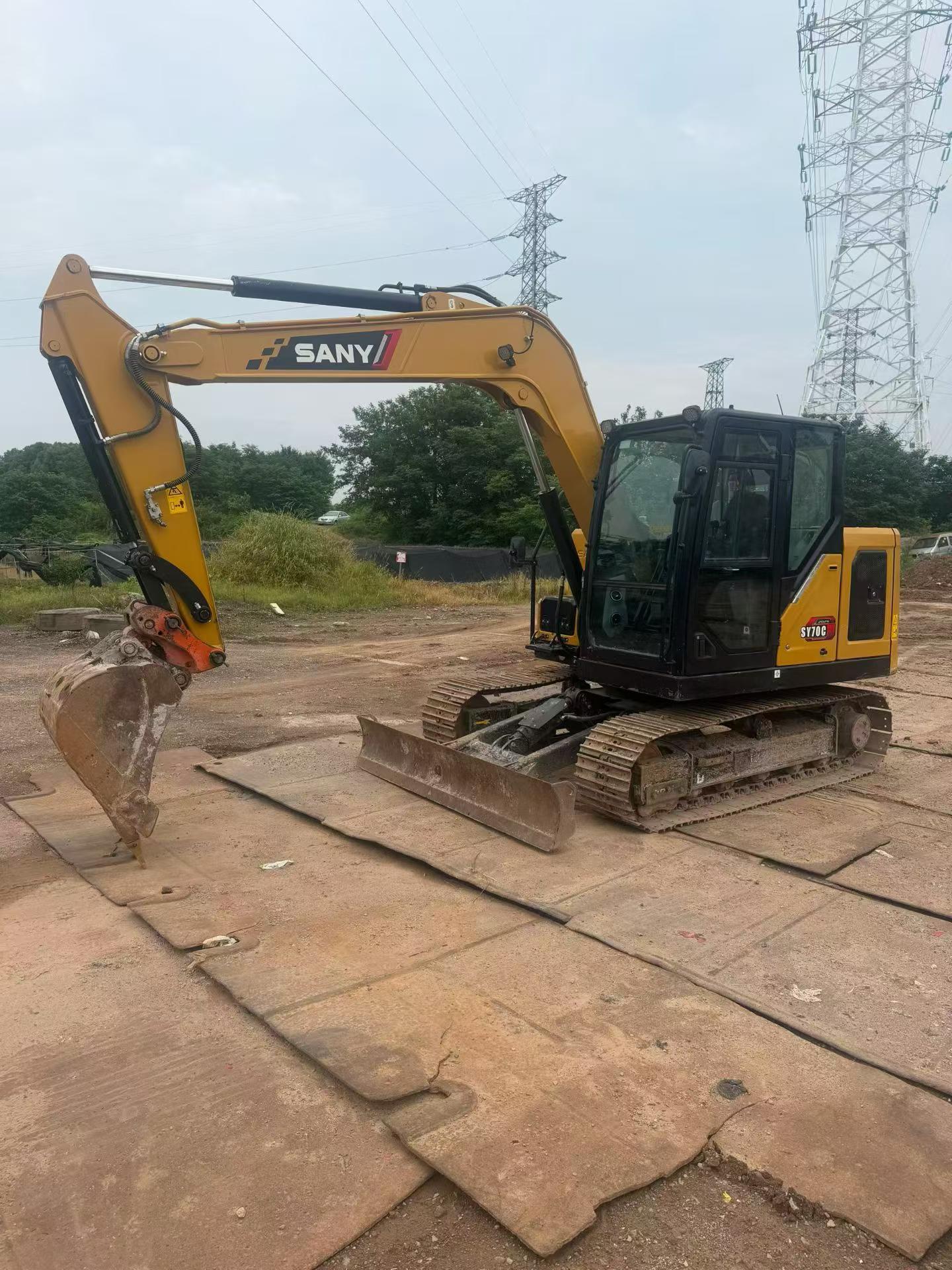 Buy Sany SY70C Used Excavator / 2