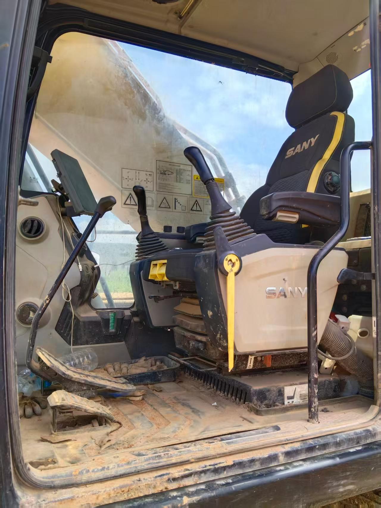 Buy Sany SY205C Used Excavator / 4