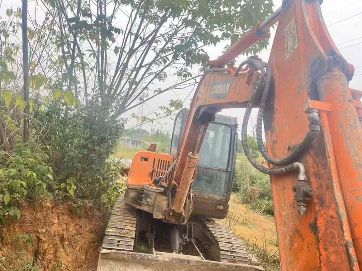 Buy Doosan DX60 Used Excavator / 1
