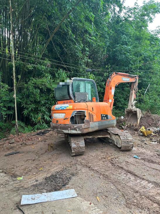 Buy Doosan DX60 Used Excavator / 1