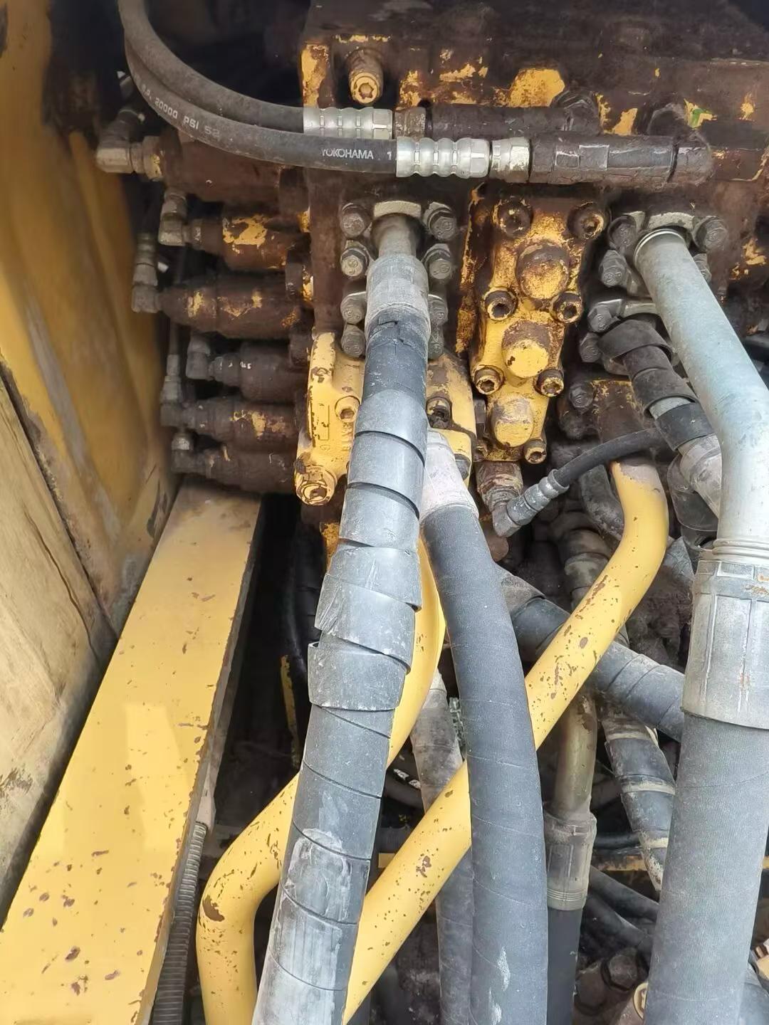 Buy Komatsu PC200-8 Used Excavator / 3