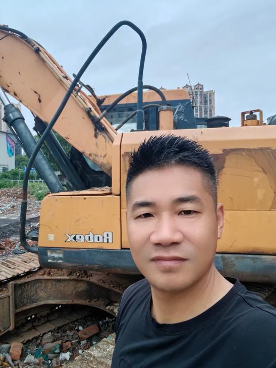 Buy Hyundai R215VS Used Excavator / 1