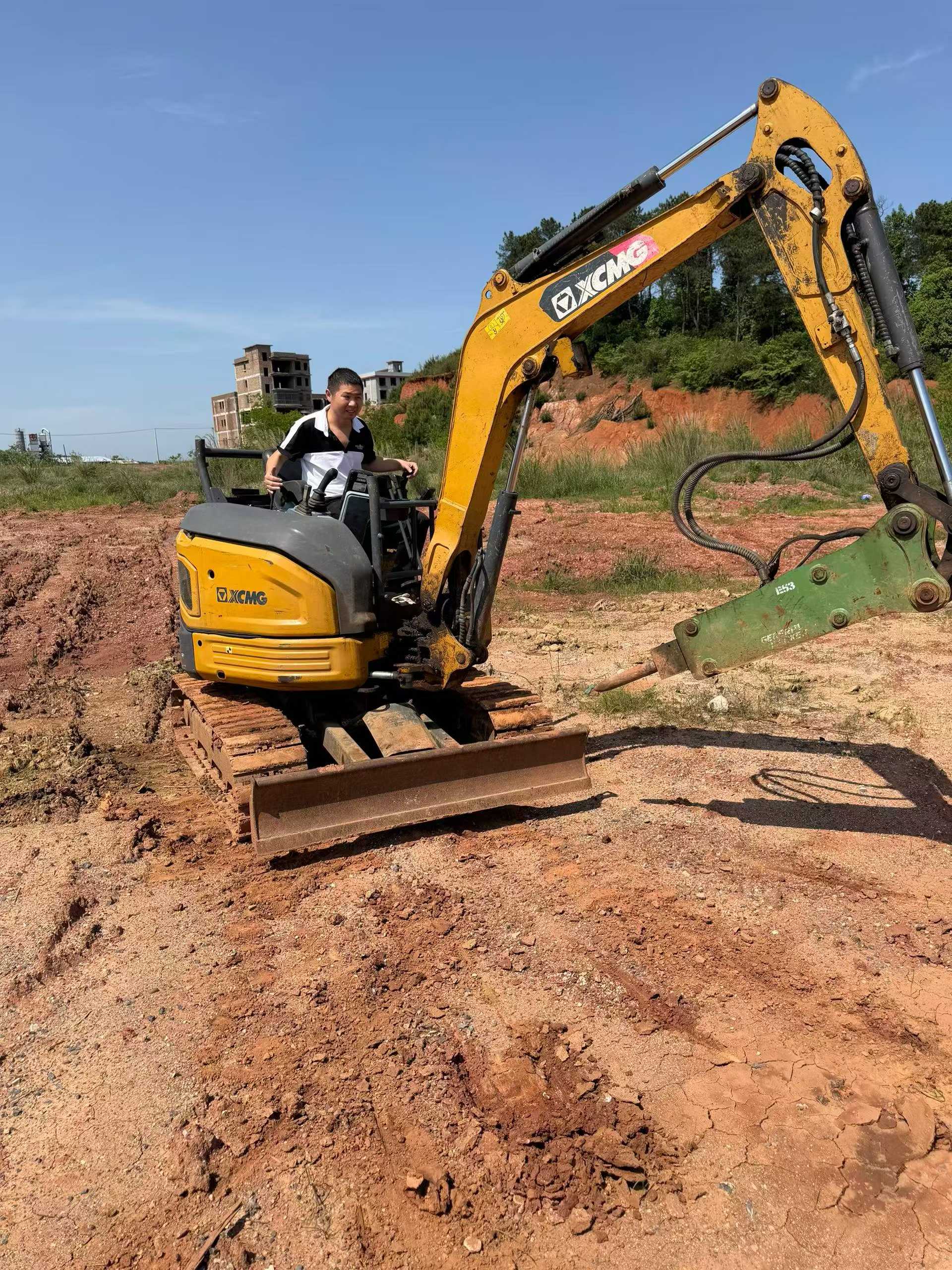 Buy XCMG XE26U Used Excavator / 4