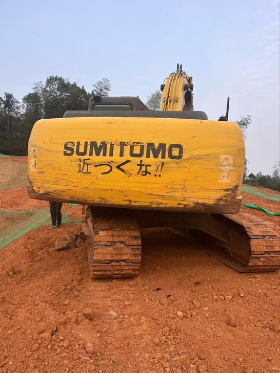 Buy Sumitomo SH200-5 Used Excavator / 1