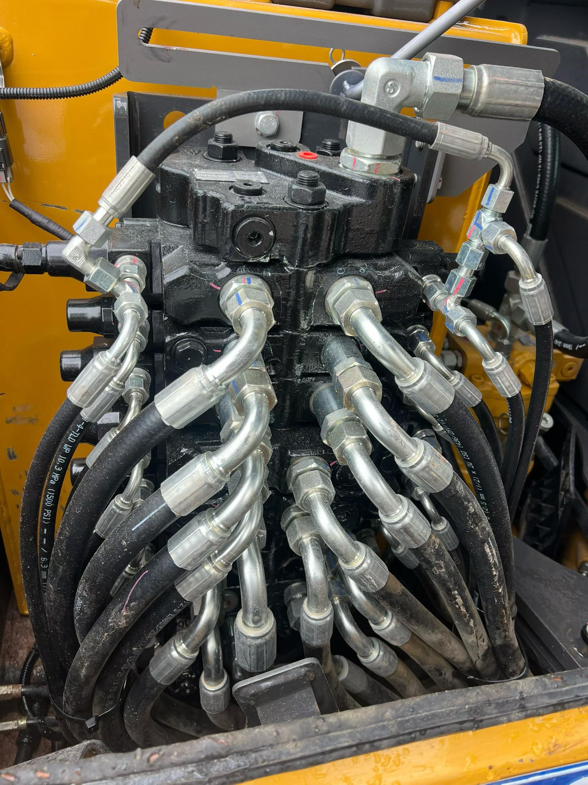 Buy XCMG XE60 Used Excavator / 5